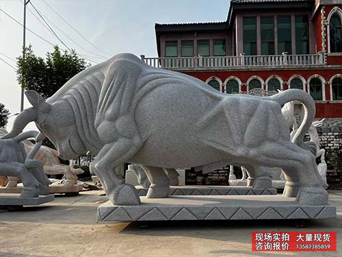 大型石雕牛雕塑摆件 花岗岩开荒牛现货直销
